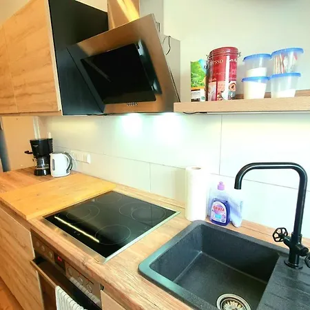 Frankes Sleep Apartment, 6 Einzelbetten דירה ולברט