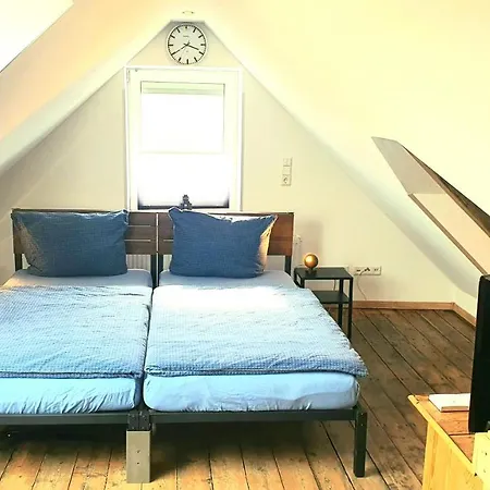 Frankes Sleep Apartment, 6 Einzelbetten *