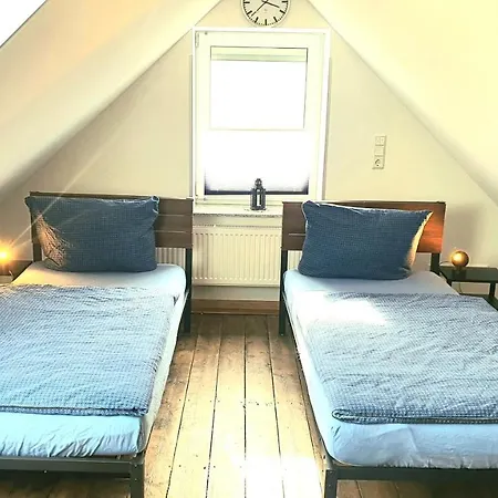 Frankes Sleep Apartment, 6 Einzelbetten * Velbert
