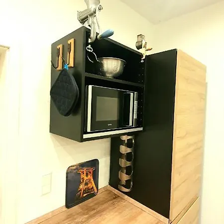 Frankes Sleep Apartment, 6 Einzelbetten