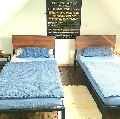 Frankes Sleep Apartment, 6 Einzelbetten Фельберт