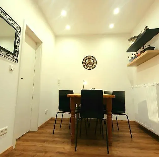 Frankes Sleep Apartment, 6 Einzelbetten Апартаменты